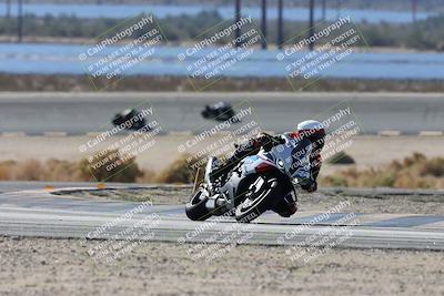 media/Nov-16-2025-Race Pace (Sun) [[8c5fa54630]]/Verified Riders/3-Turn 14 (1045am)/